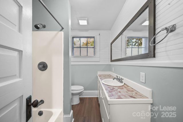 813 E 35th Street, Charlotte, NC 28205