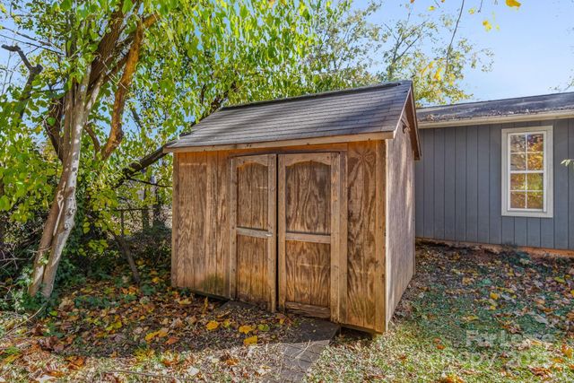 813 E 35th Street, Charlotte, NC 28205