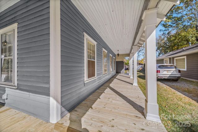 813 E 35th Street, Charlotte, NC 28205