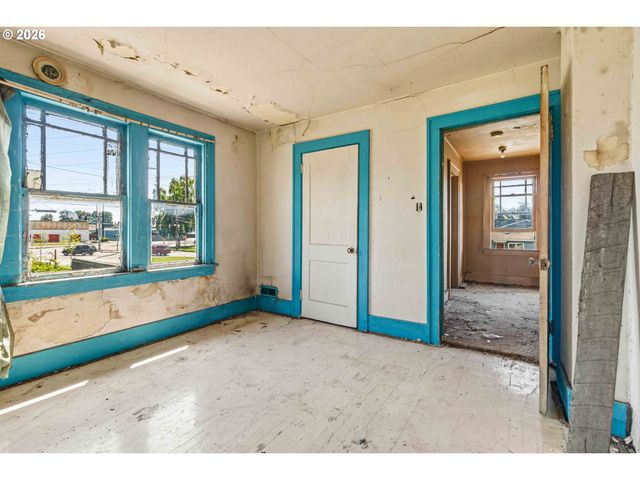 406 15TH Ave, Longview, WA 98632