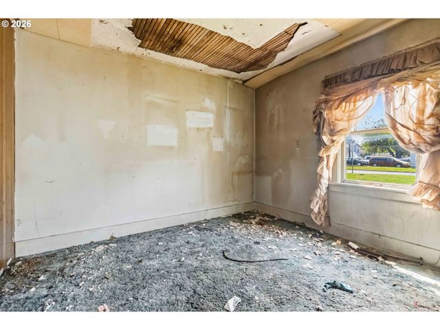 406 15TH Ave, Longview, WA 98632
