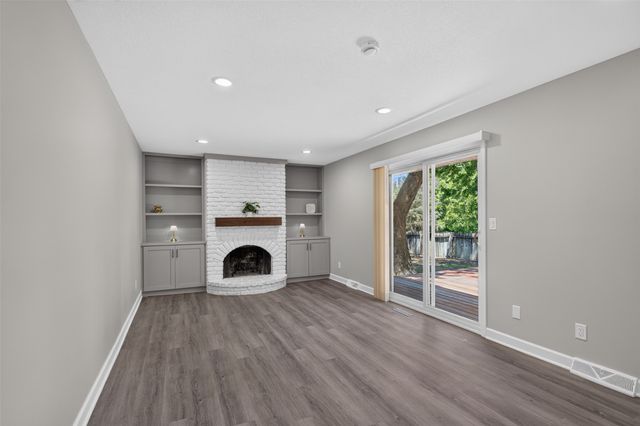 2115 Pleasant Street, West Des Moines, IA 50265