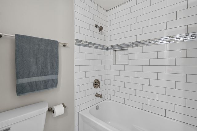 2115 Pleasant Street, West Des Moines, IA 50265