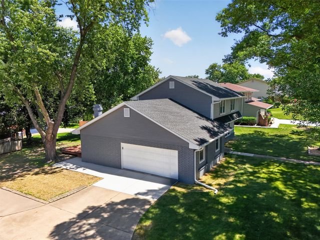 2115 Pleasant Street, West Des Moines, IA 50265