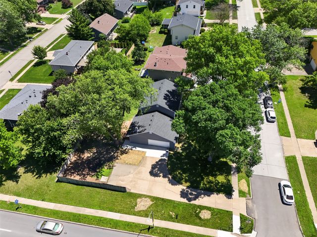 2115 Pleasant Street, West Des Moines, IA 50265