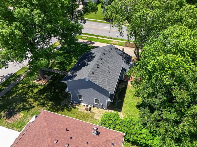 2115 Pleasant Street, West Des Moines, IA 50265