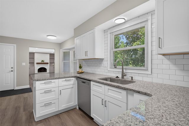 2115 Pleasant Street, West Des Moines, IA 50265