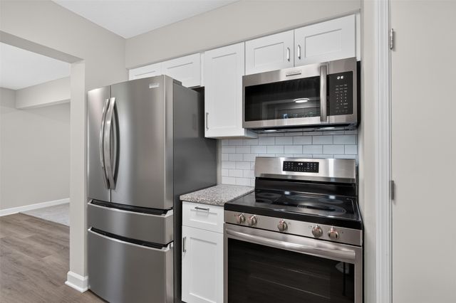 2115 Pleasant Street, West Des Moines, IA 50265