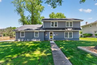 2115 Pleasant Street, West Des Moines, IA 50265
