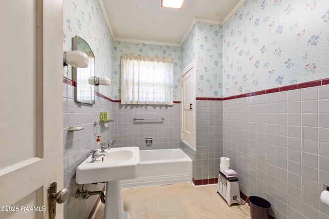 629 S Weeks Street, New Iberia, LA 70560