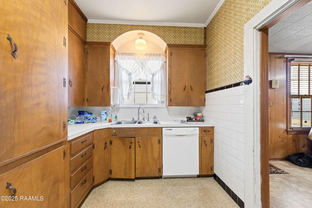 629 S Weeks Street, New Iberia, LA 70560