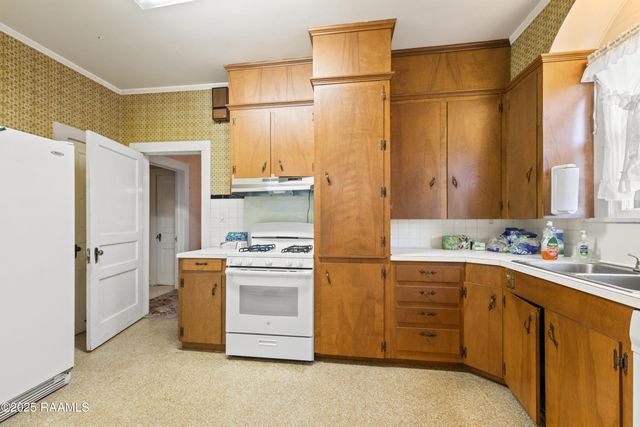 629 S Weeks Street, New Iberia, LA 70560