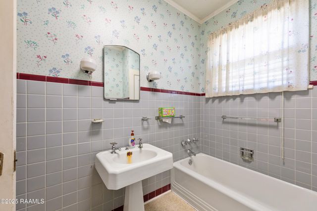 629 S Weeks Street, New Iberia, LA 70560