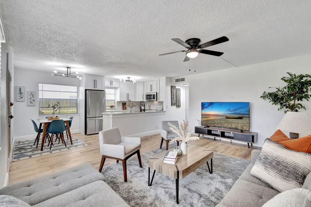 52 BURGUNDY B, Delray Beach, FL 33484