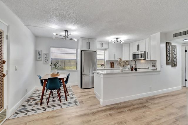 52 BURGUNDY B, Delray Beach, FL 33484