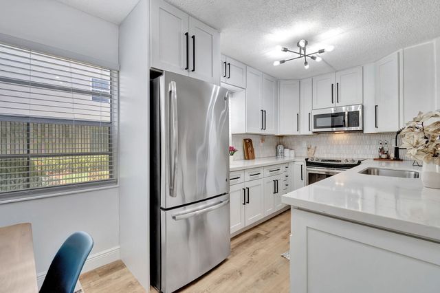 52 BURGUNDY B, Delray Beach, FL 33484