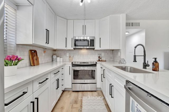 52 BURGUNDY B, Delray Beach, FL 33484