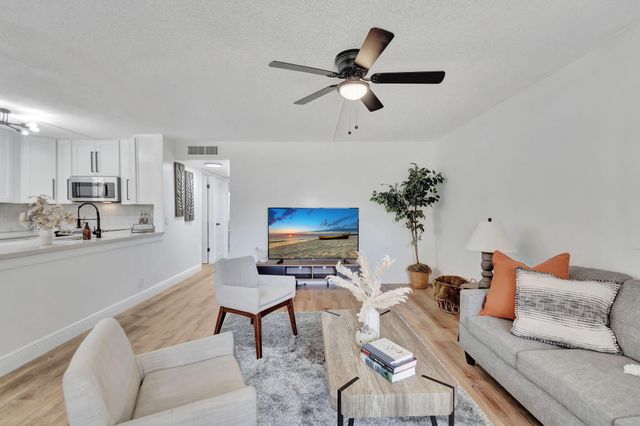 52 BURGUNDY B, Delray Beach, FL 33484