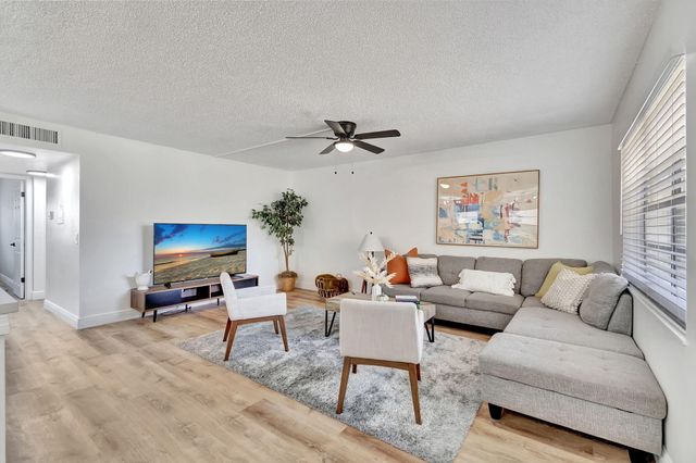 52 BURGUNDY B, Delray Beach, FL 33484