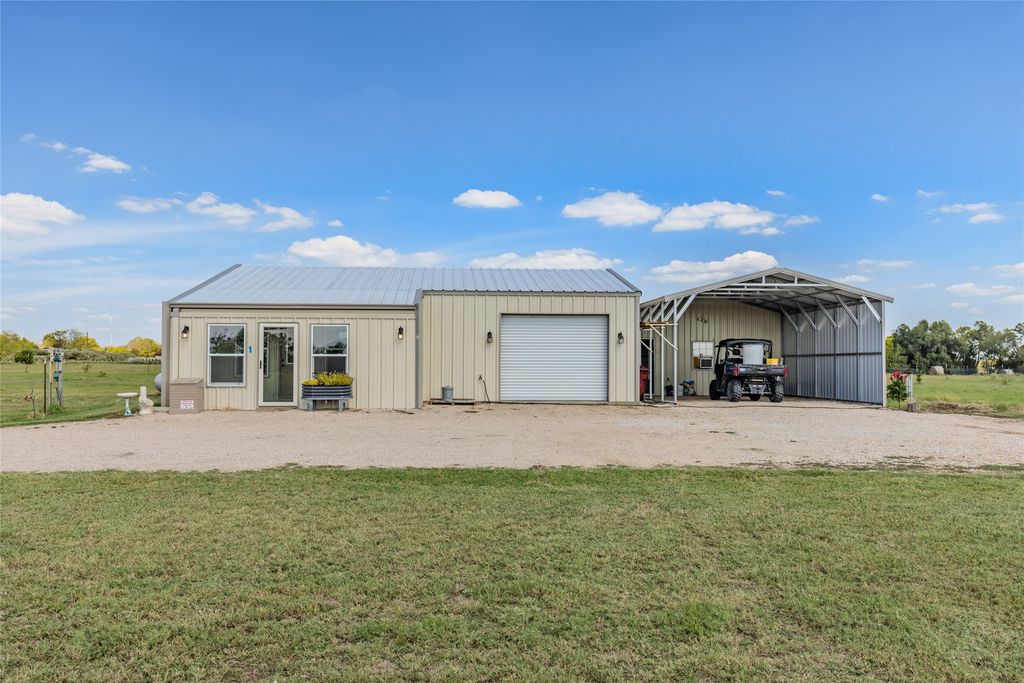4273 County Road 1112, Brashear, TX 75420