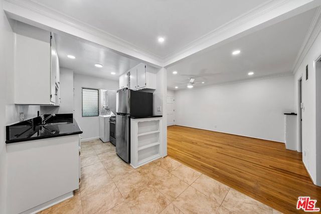 1037 11th Street 1, Santa Monica, CA 90403