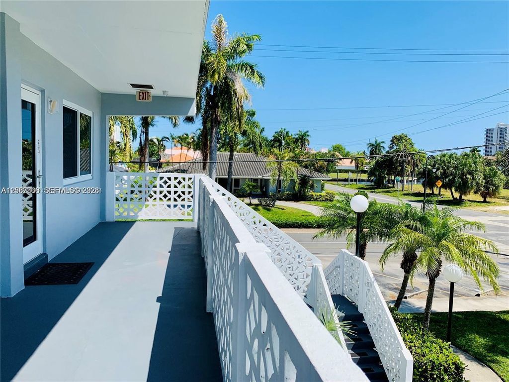 600 Layne Boulevard 233, Hallandale Beach, FL 33009