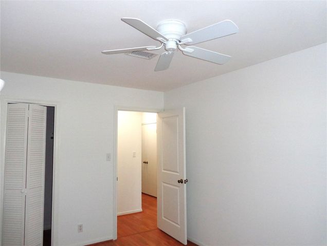 2105 S Winrock Boulevard S 48, Houston, TX 77057