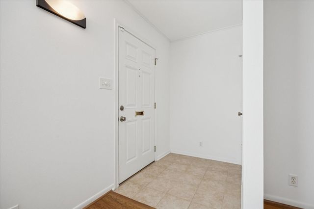 2105 S Winrock Boulevard S 48, Houston, TX 77057