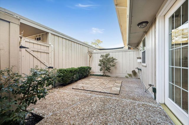 2105 S Winrock Boulevard S 48, Houston, TX 77057