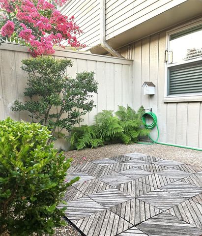 2105 S Winrock Boulevard S 48, Houston, TX 77057