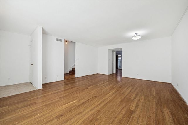 2105 S Winrock Boulevard S 48, Houston, TX 77057