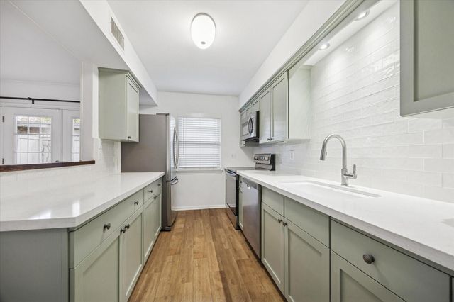 2105 S Winrock Boulevard S 48, Houston, TX 77057