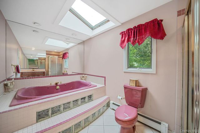 24 Oakdale Avenue, Farmingville, NY 11738