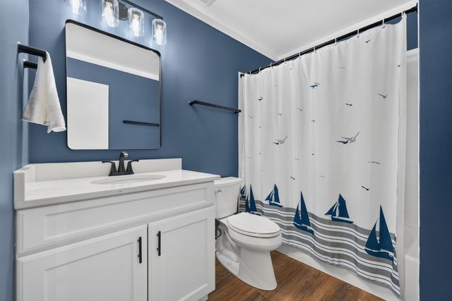 120 Lakeview Drive 208, Bloomingdale, IL 60108