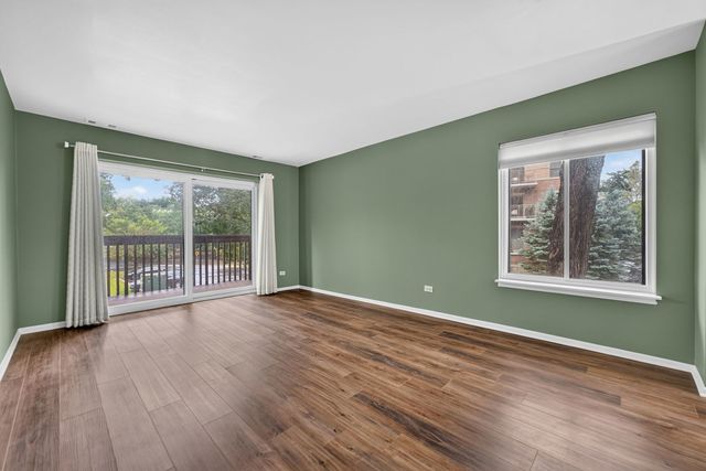 120 Lakeview Drive 208, Bloomingdale, IL 60108