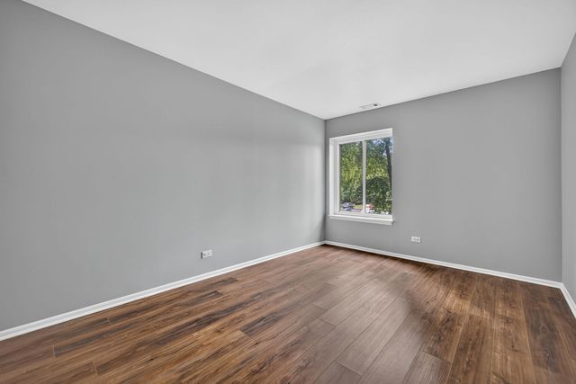 120 Lakeview Drive 208, Bloomingdale, IL 60108