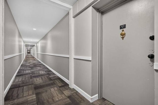 120 Lakeview Drive 208, Bloomingdale, IL 60108