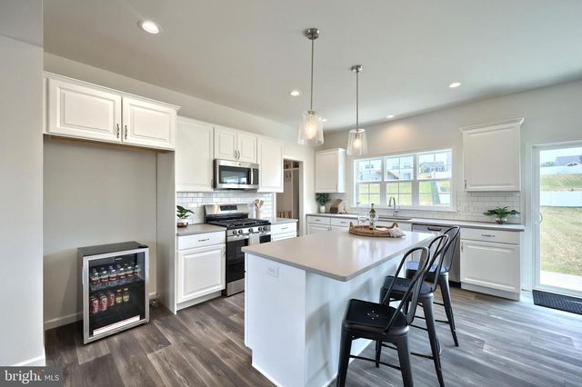 114 BLUE MOUNTAIN BLVD, Carlisle, PA 17013