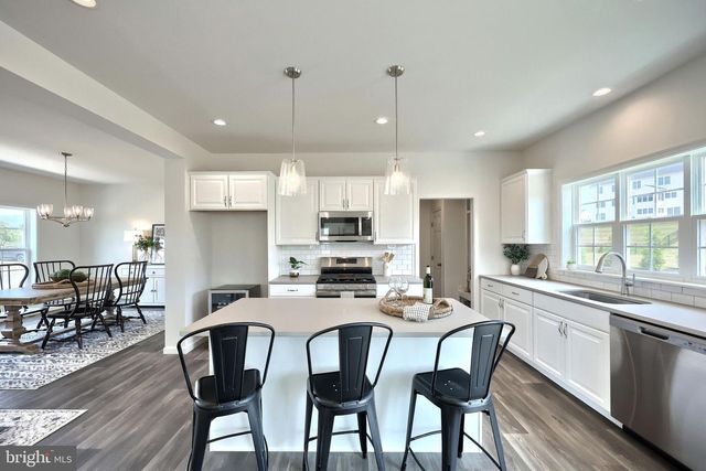 114 BLUE MOUNTAIN BLVD, Carlisle, PA 17013