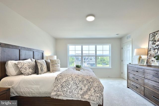 114 BLUE MOUNTAIN BLVD, Carlisle, PA 17013