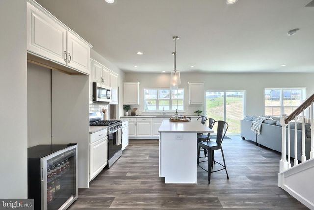 114 BLUE MOUNTAIN BLVD, Carlisle, PA 17013