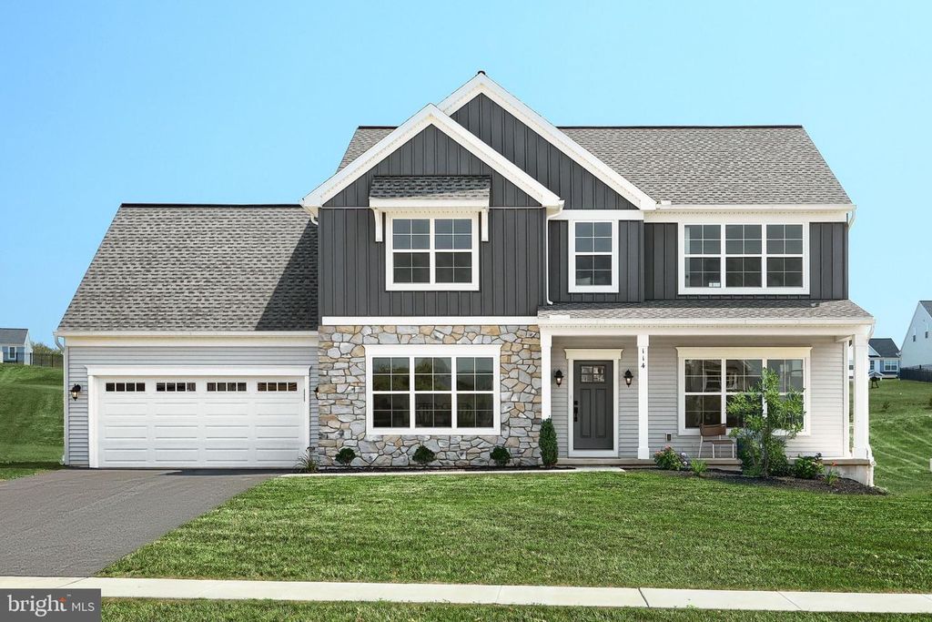 114 BLUE MOUNTAIN BLVD, Carlisle, PA 17013