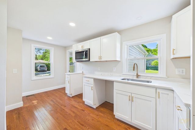 44 Wing Rd, Acushnet, MA 02743
