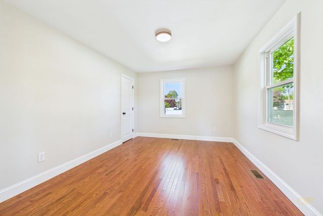 44 Wing Rd, Acushnet, MA 02743