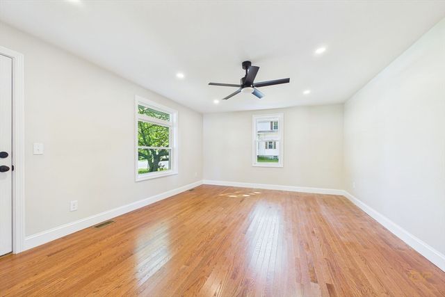 44 Wing Rd, Acushnet, MA 02743