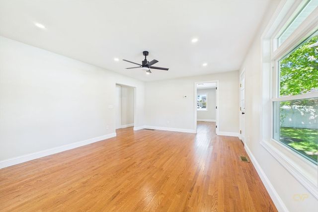 44 Wing Rd, Acushnet, MA 02743