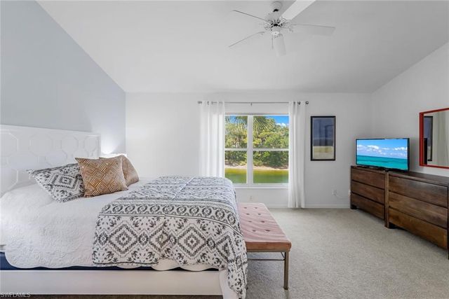 5360 Andover DR # 202, Naples, FL 34110