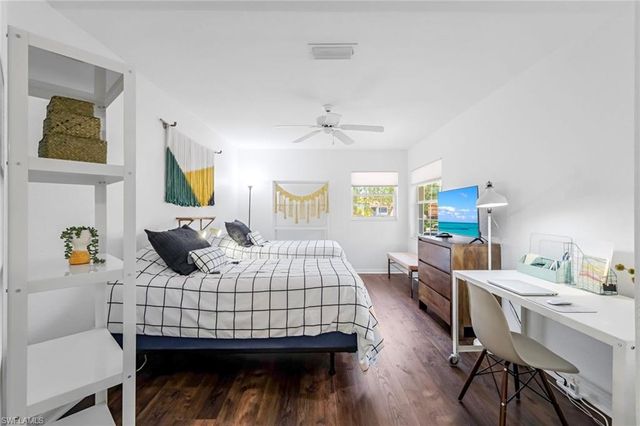 5360 Andover DR # 202, Naples, FL 34110