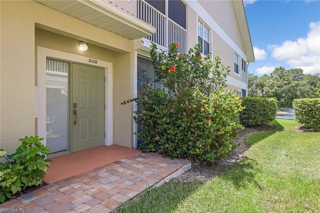 5360 Andover DR # 202, Naples, FL 34110