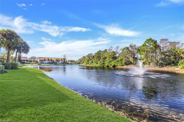 5360 Andover DR # 202, Naples, FL 34110